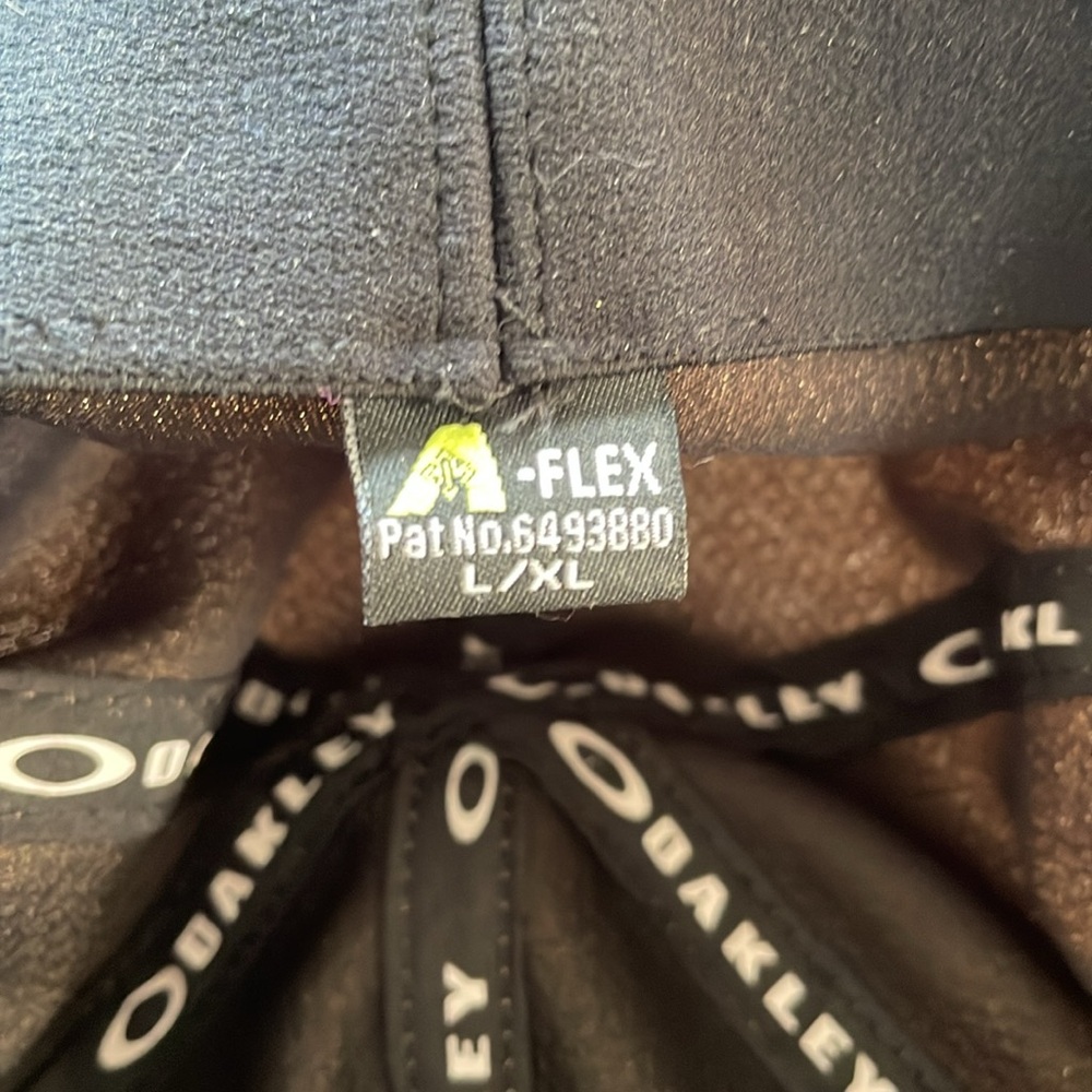 Oakley Hat (NWOT) - Picture 9 of 16